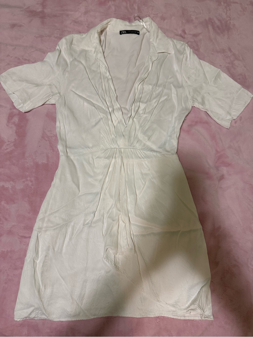 Zara White Mini Dress with V-Neck and Short Sleeves